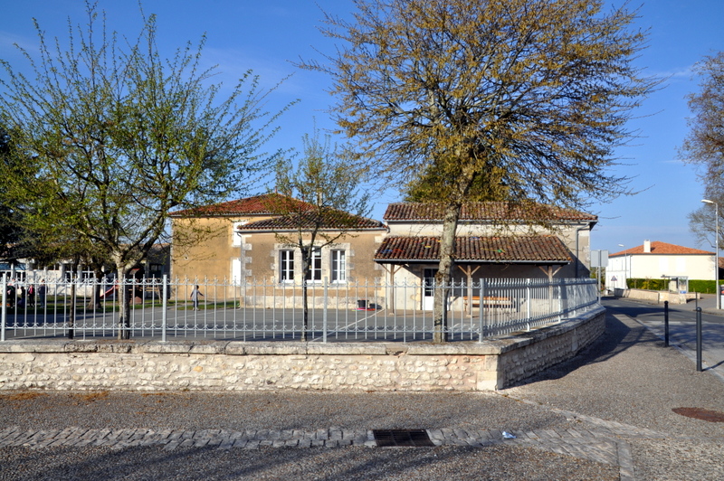 École de Grézac